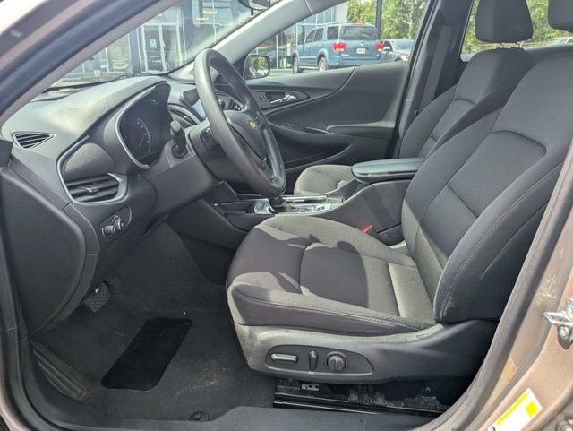 Used 2023 Gray Chevrolet LT image 17