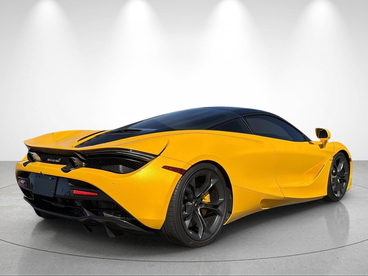 Used 2019 Volcano Yellow McLaren Performance image 5