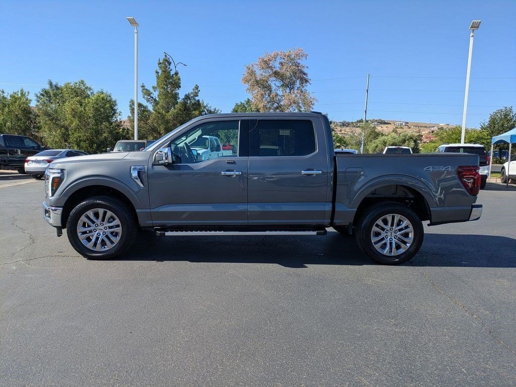 Used 2025 Gray Metallic Ford LARIAT image 6