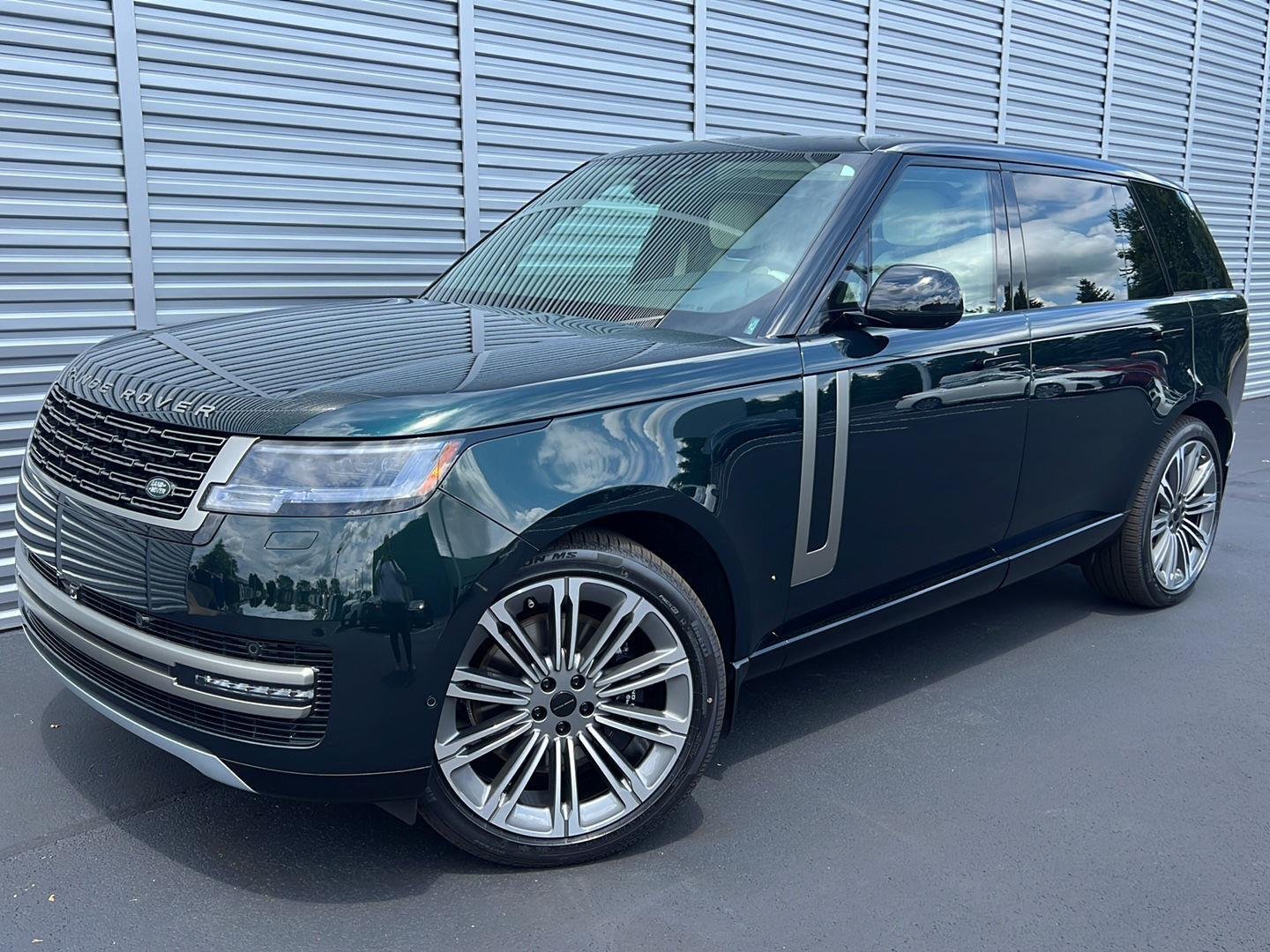 New 2026 British Racing Green SV Bespoke Ultra Met Gloss Land Rover SE image 1
