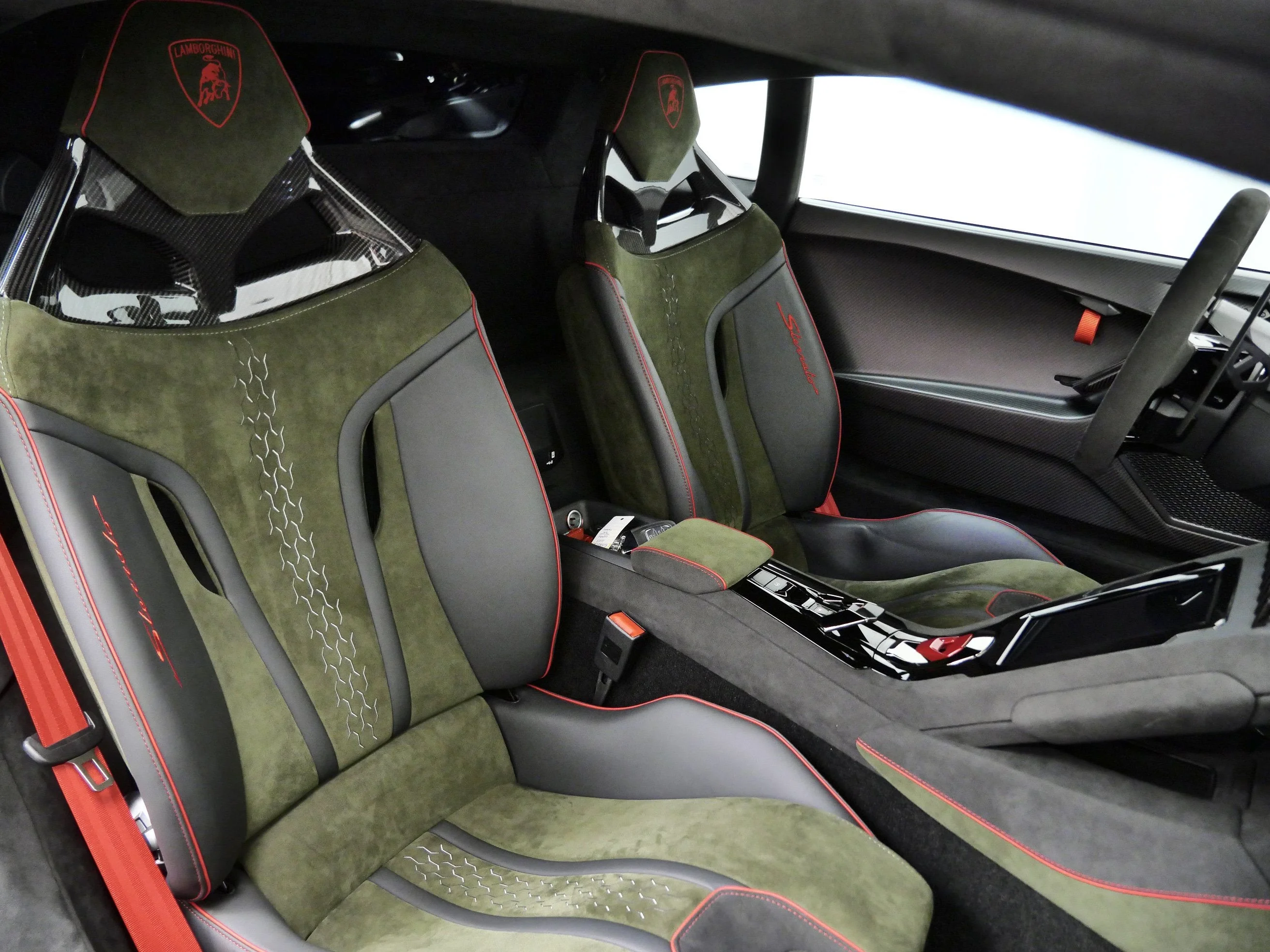 Used 2024 Verde Gea Matte Lamborghini Base image 15