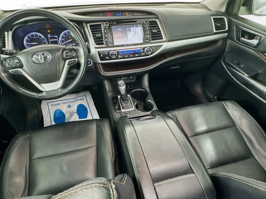 Used 2018 Gray Toyota XLE image 27