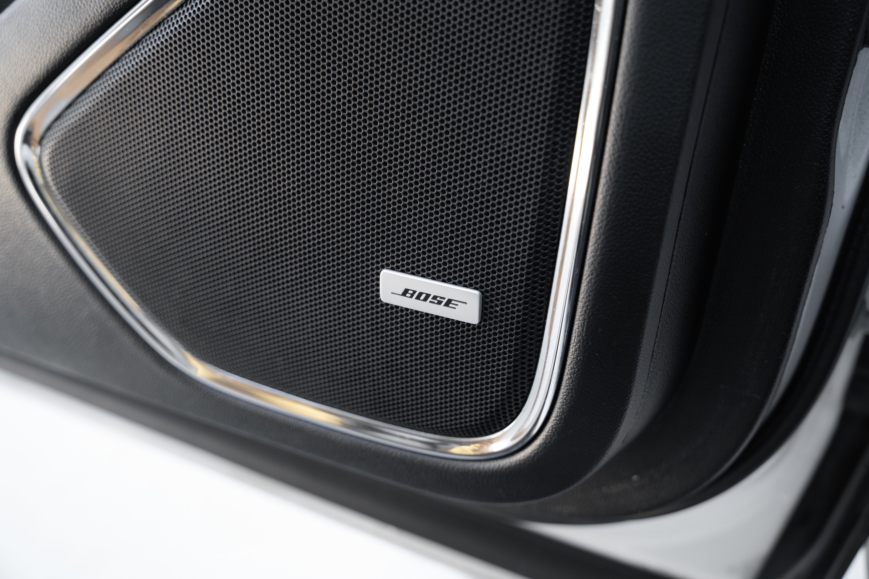 Used 2020 Summit White Chevrolet LT image 18