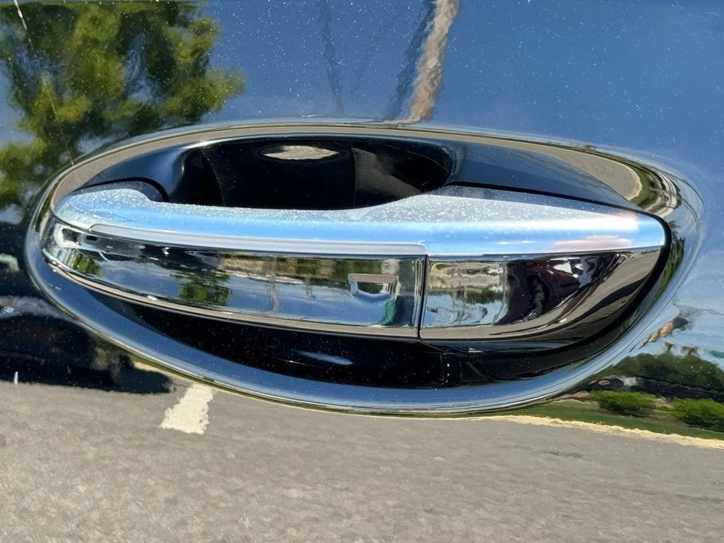 Used 2025  Cadillac Premium Luxury image 13