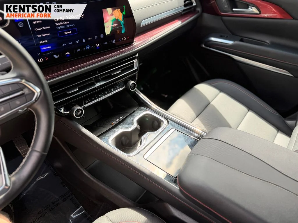 Used 2025 Red Chevrolet Z71 image 22