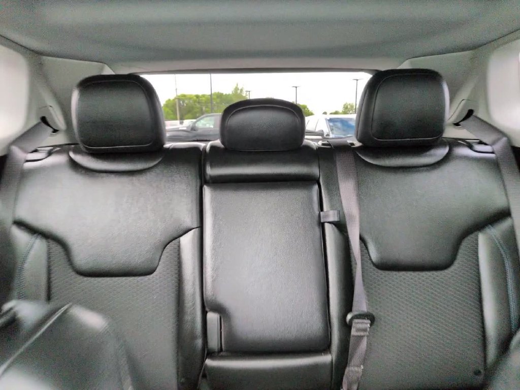 Certified Used 2022 Gray Jeep Latitude image 27
