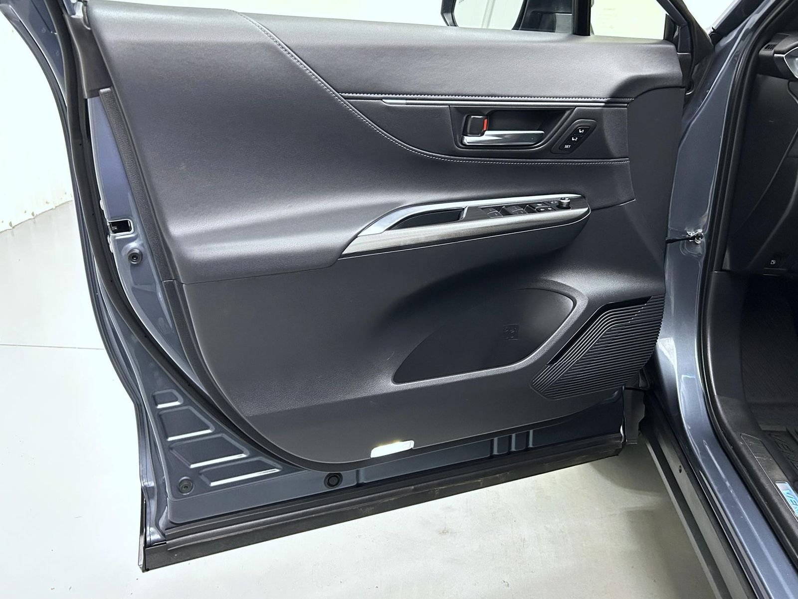 Used 2023 Gray Toyota Limited image 9
