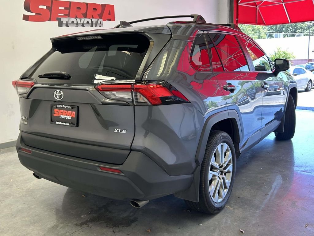Used 2025 Gray Toyota XLE Premium image 3