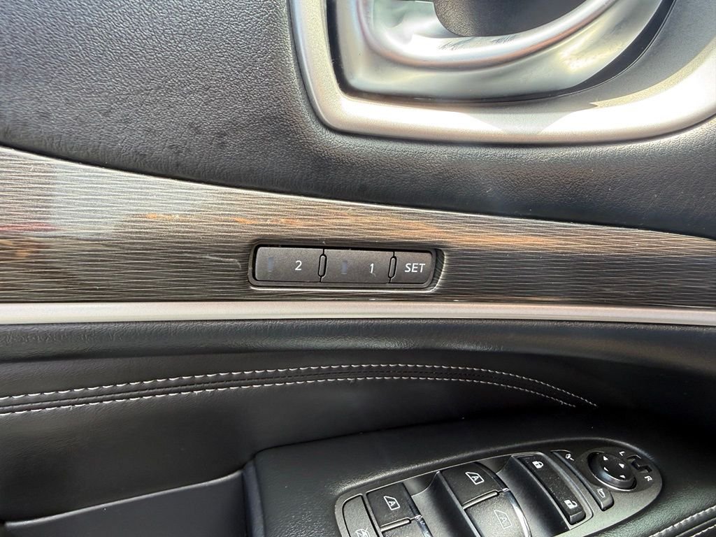 Used 2020 Blue INFINITI LUXE image 9