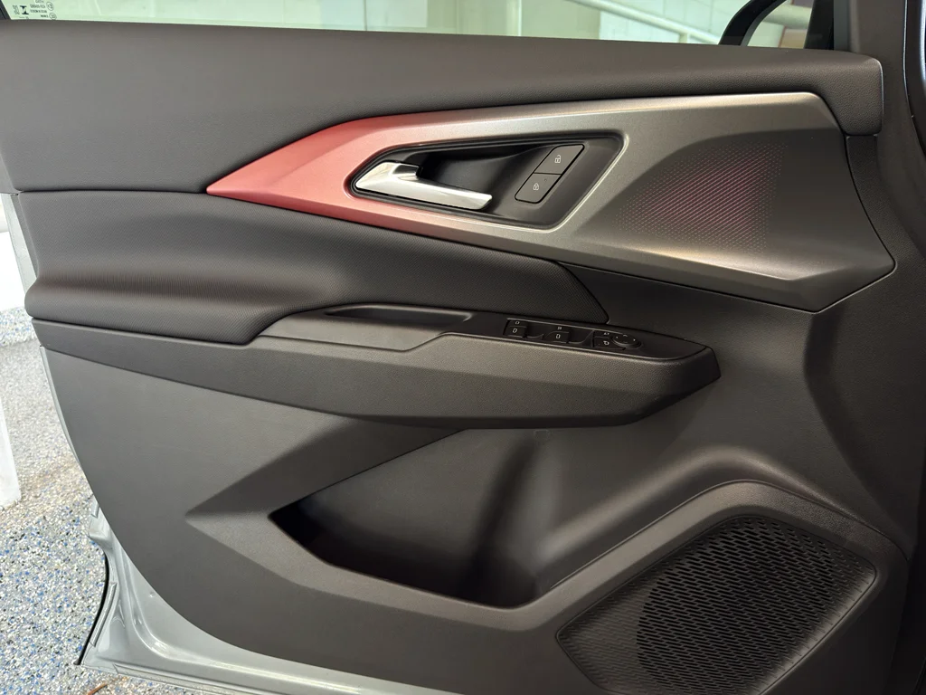 2026 Chevrolet Equinox EV RS - Photo 24