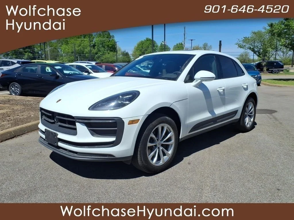 2025 Porsche Macan Base