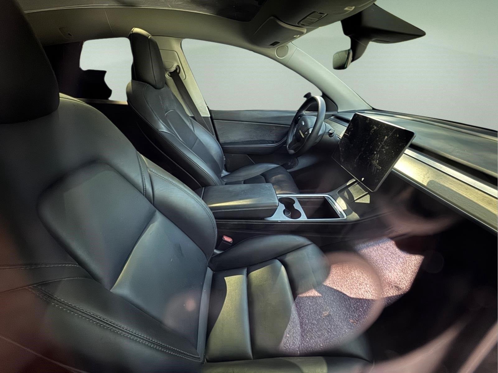 Used 2022  Tesla Performance image 11