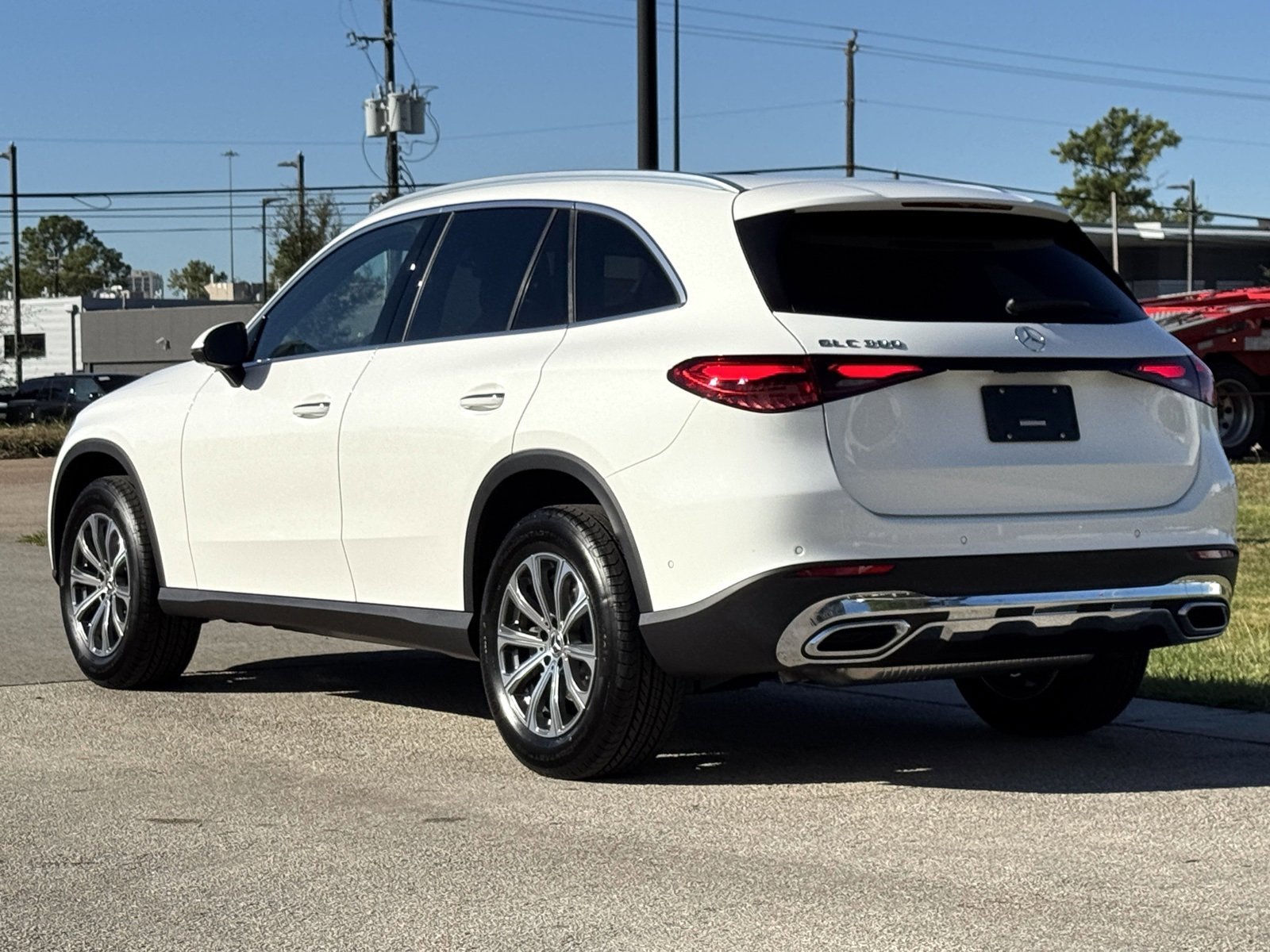 New 2026 Polar White Mercedes-Benz GLC 300 image 29