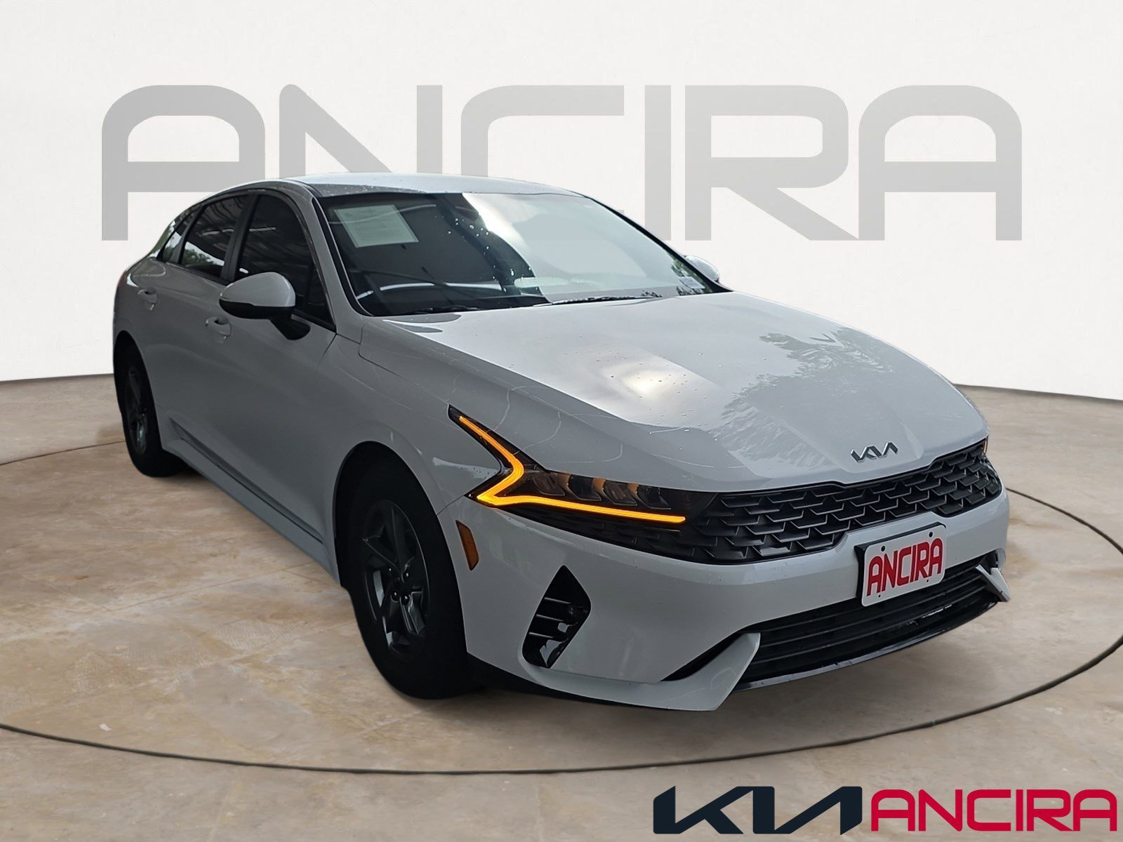 Used 2022 Glacial White Pearl Kia LXS image 1