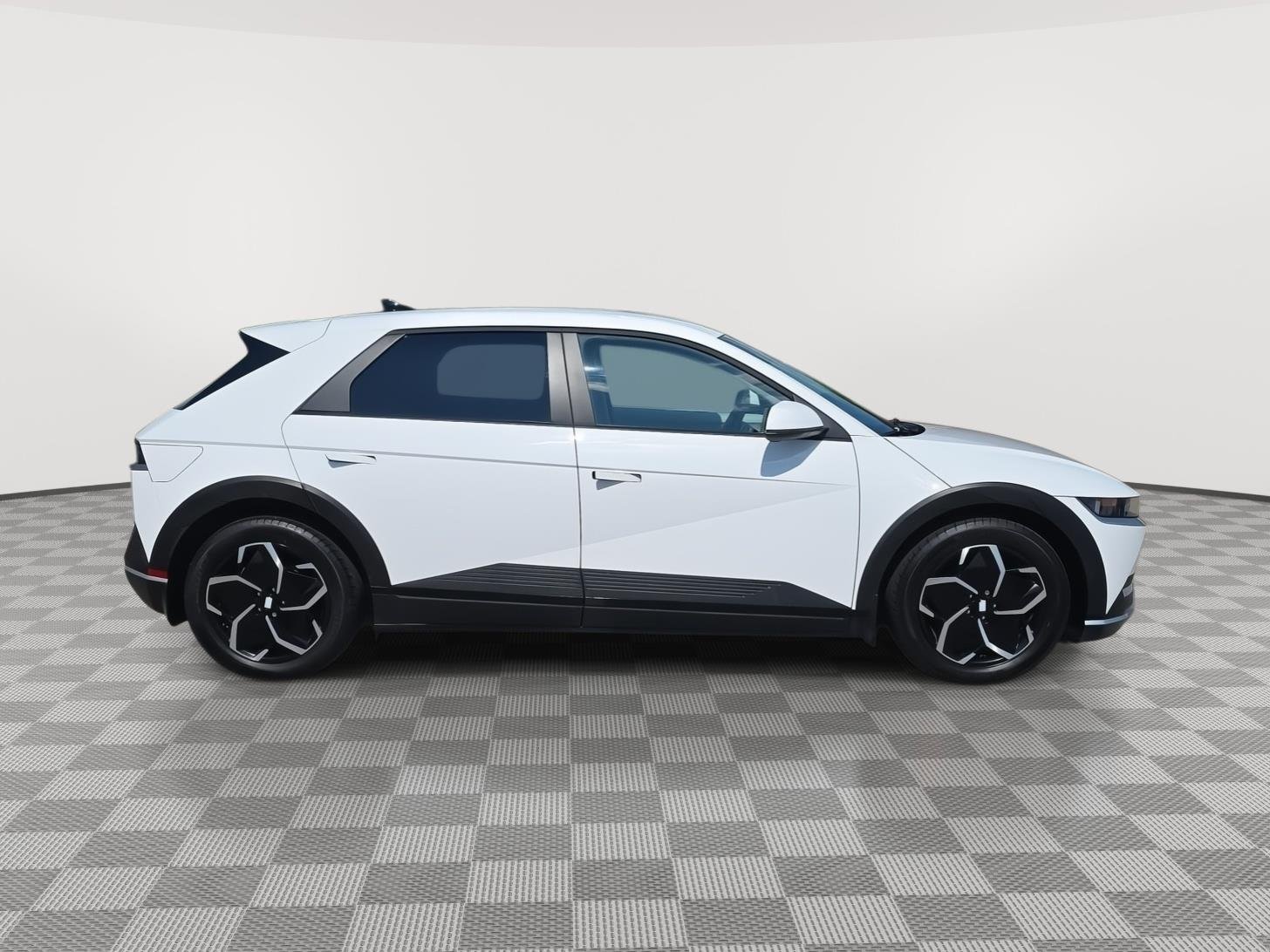 Used 2024 Atlas White Hyundai SE image 4