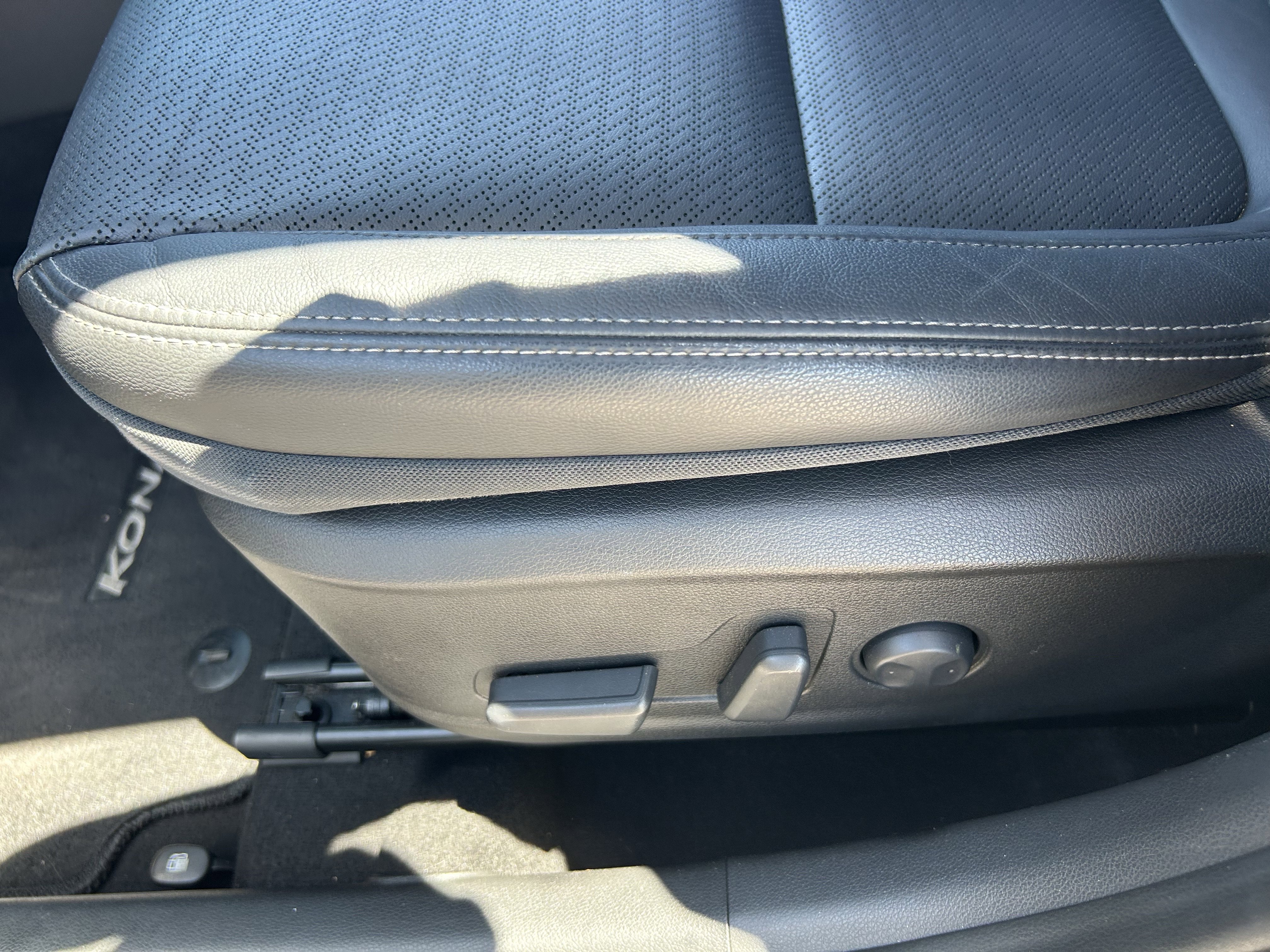 Used 2021 Ultra Black Hyundai Ultimate image 28