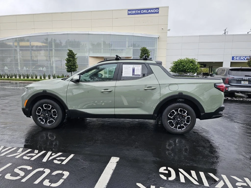 Used 2022 Green Hyundai SEL Premium image 5