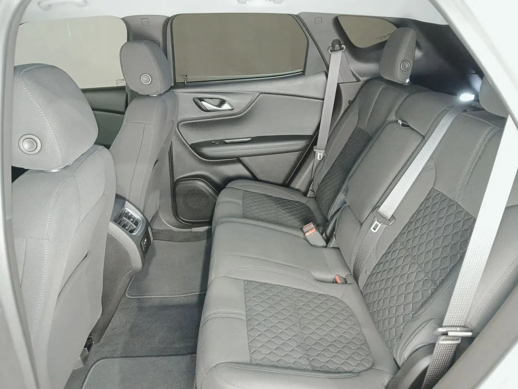 Used 2021 White Chevrolet LT image 12