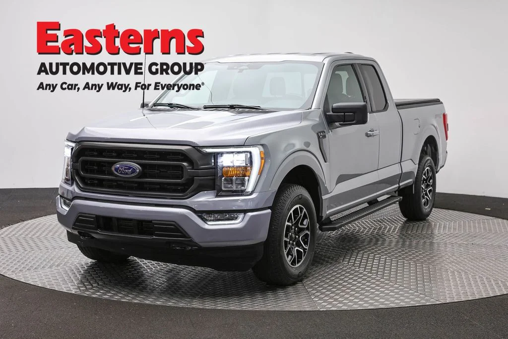 Used 2023 Silver Ford XLT image 1