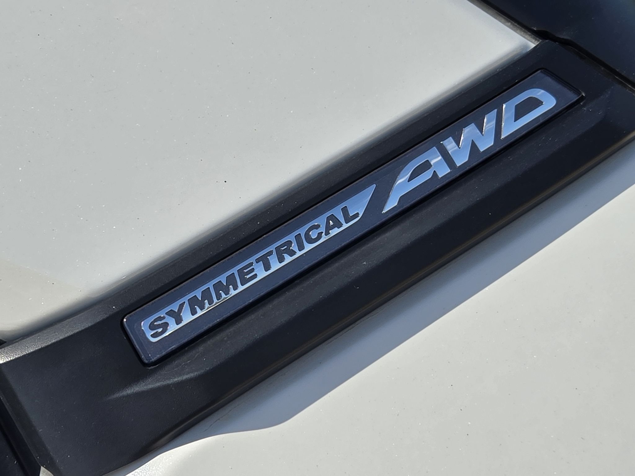 Used 2025 Crystal White Pearl Subaru Touring image 12