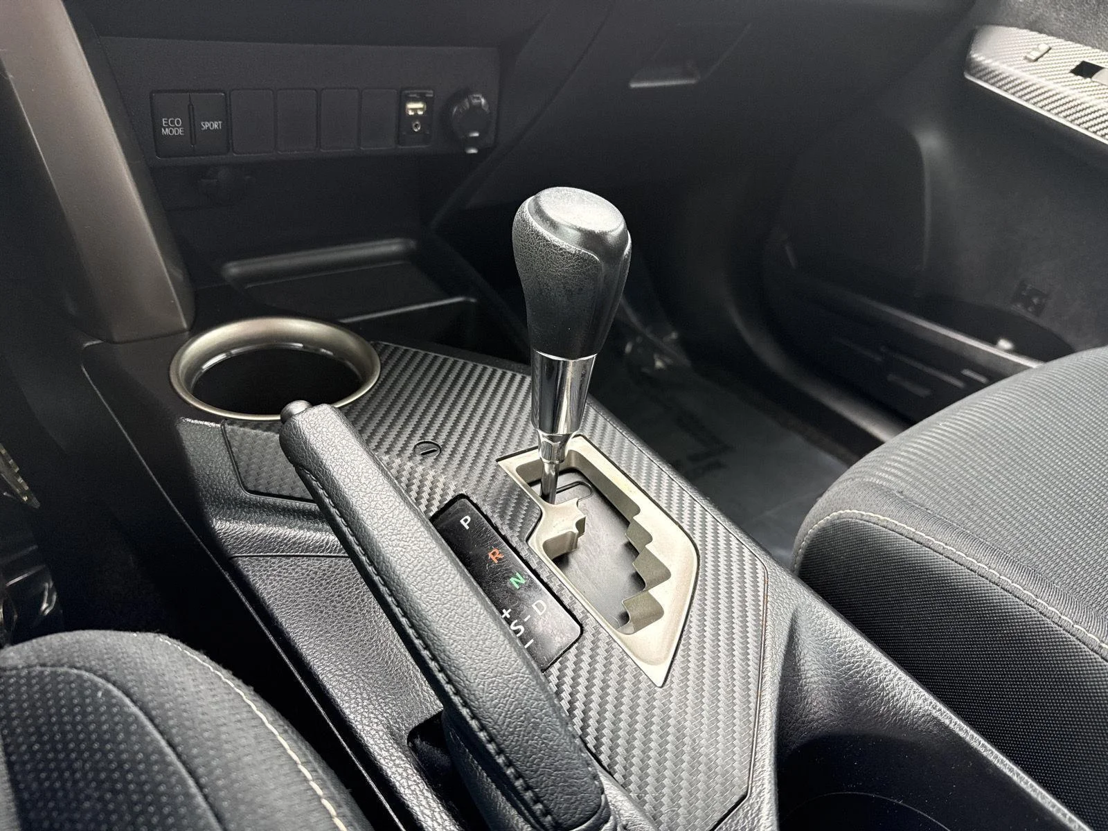 Used 2015 Blue Crush Metallic Toyota XLE image 20