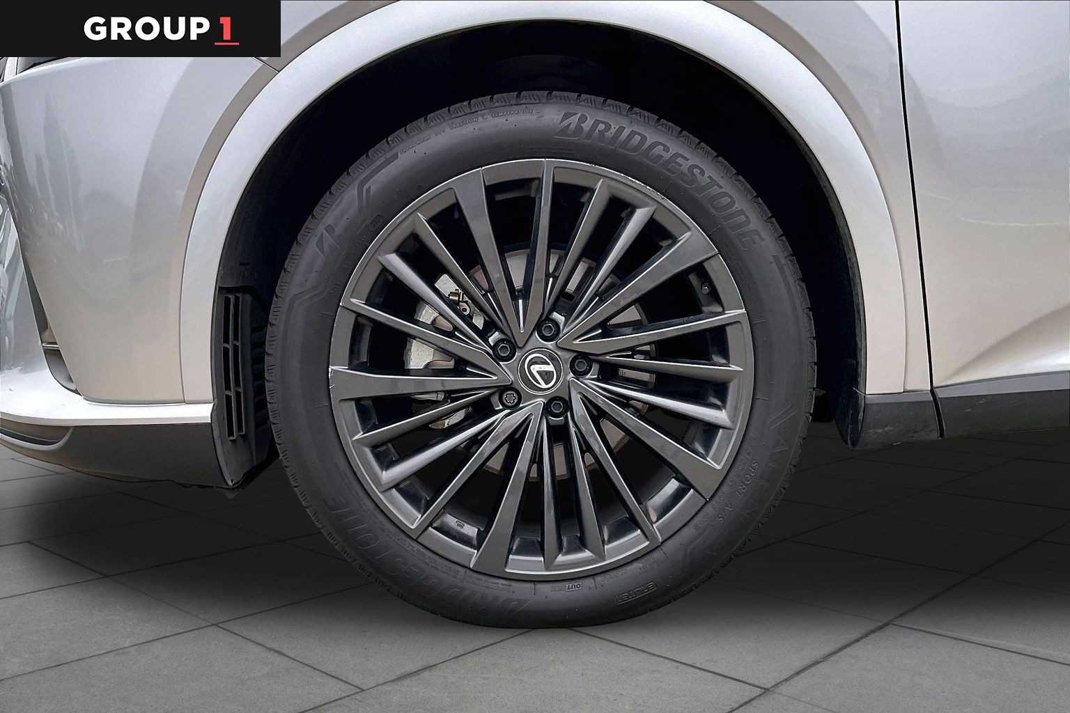 Used 2024 Iridium Lexus Premium image 9