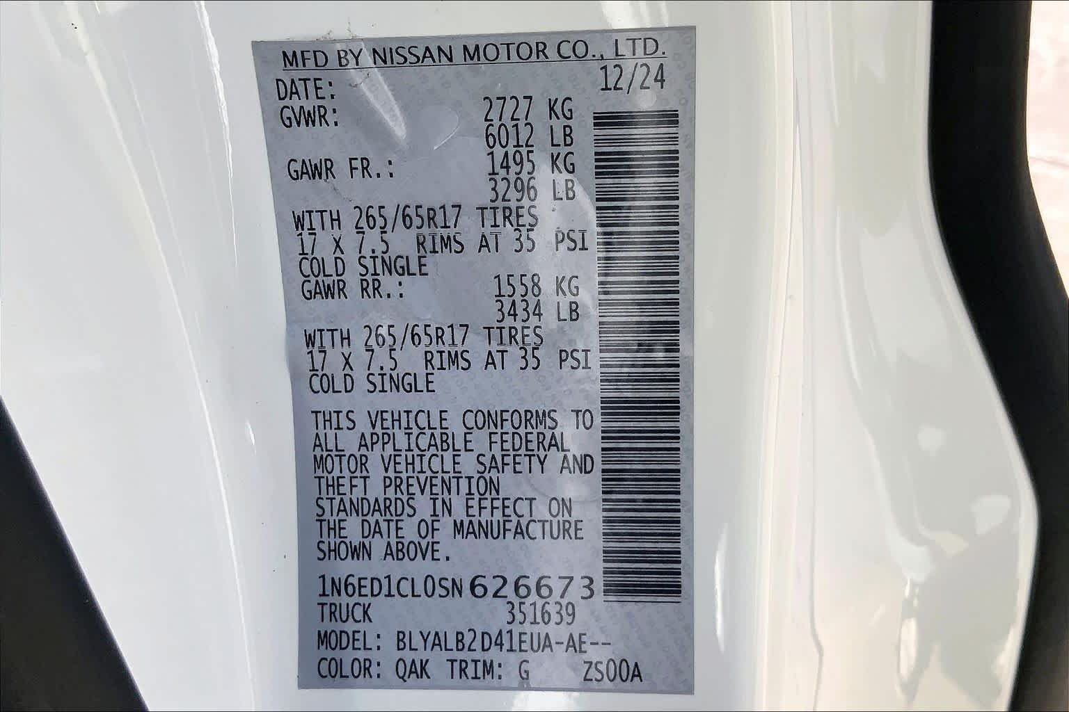 Used 2025 Glacier White Nissan SV image 32