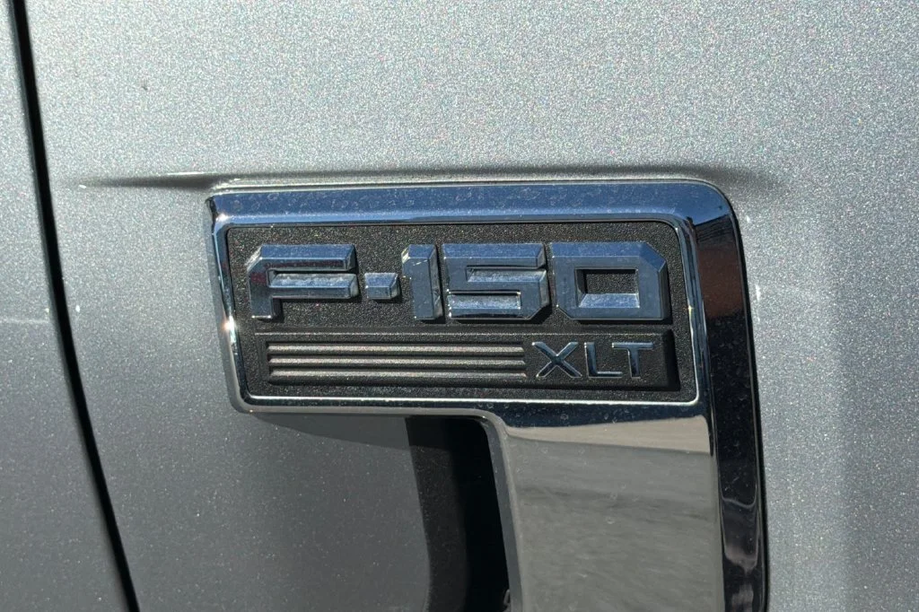Used 2025 Silver Metallic Ford XLT image 33