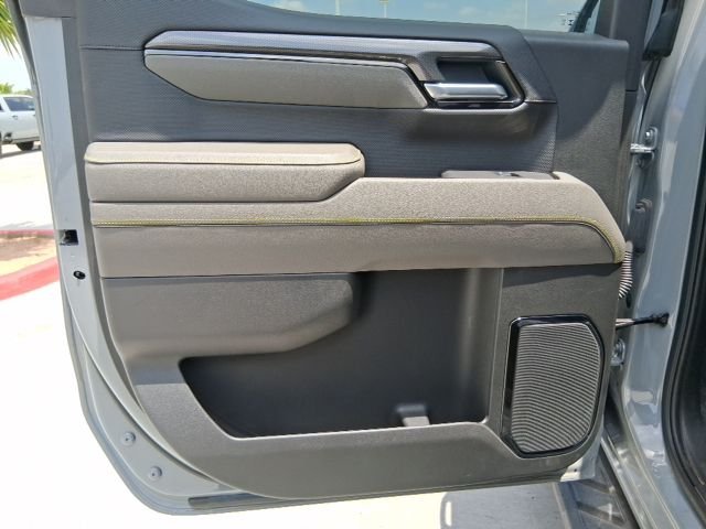 Used 2025 Gray Chevrolet ZR2 image 15