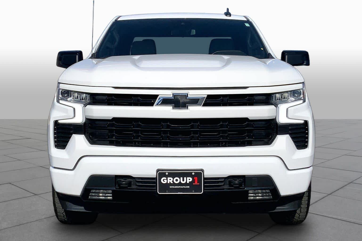 Used 2023 SUMMIT WHITE Chevrolet RST image 4