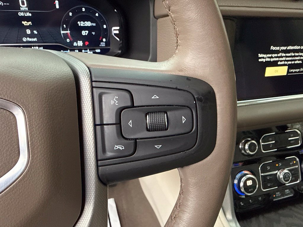 Used 2022 White GMC Denali image 29