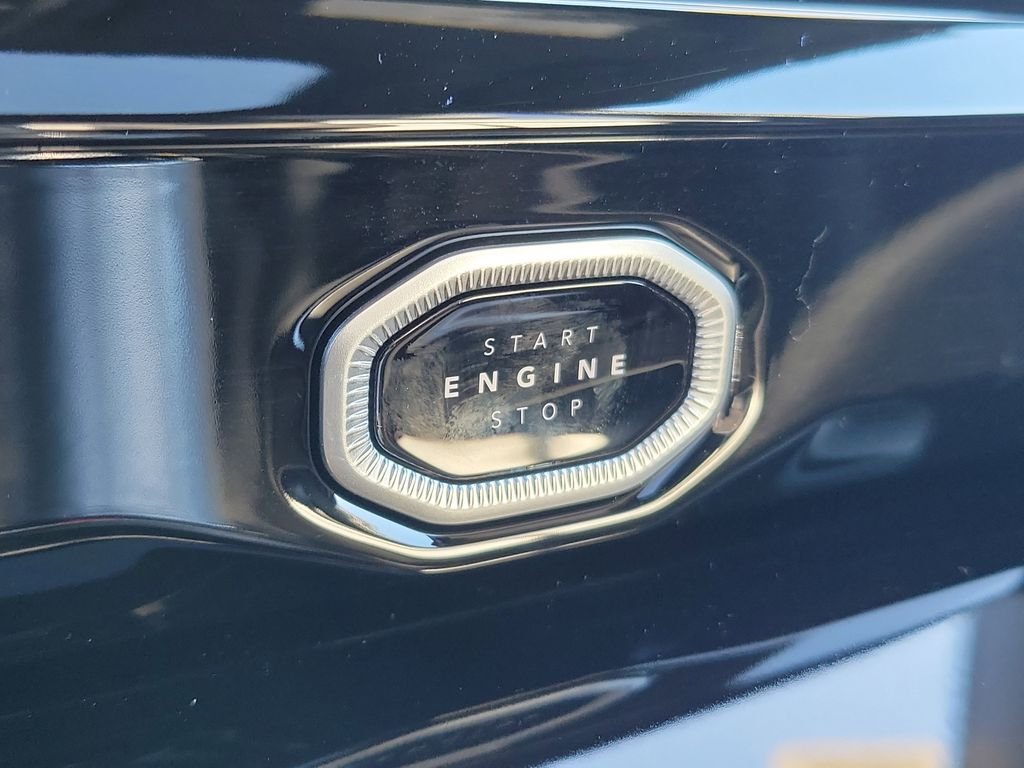New 2026 Baltic Gray Metallic Clearcoat Jeep Limited image 29