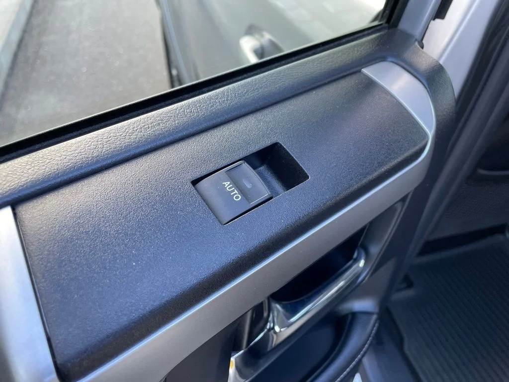 Used 2018 Classic Silver Metallic Toyota SR5 Premium image 16