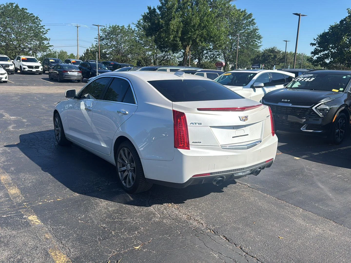 Used 2018 Crystal White Tricoat Cadillac Luxury AWD image 5
