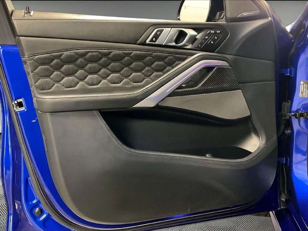 Used 2022 Blue BMW Base image 9
