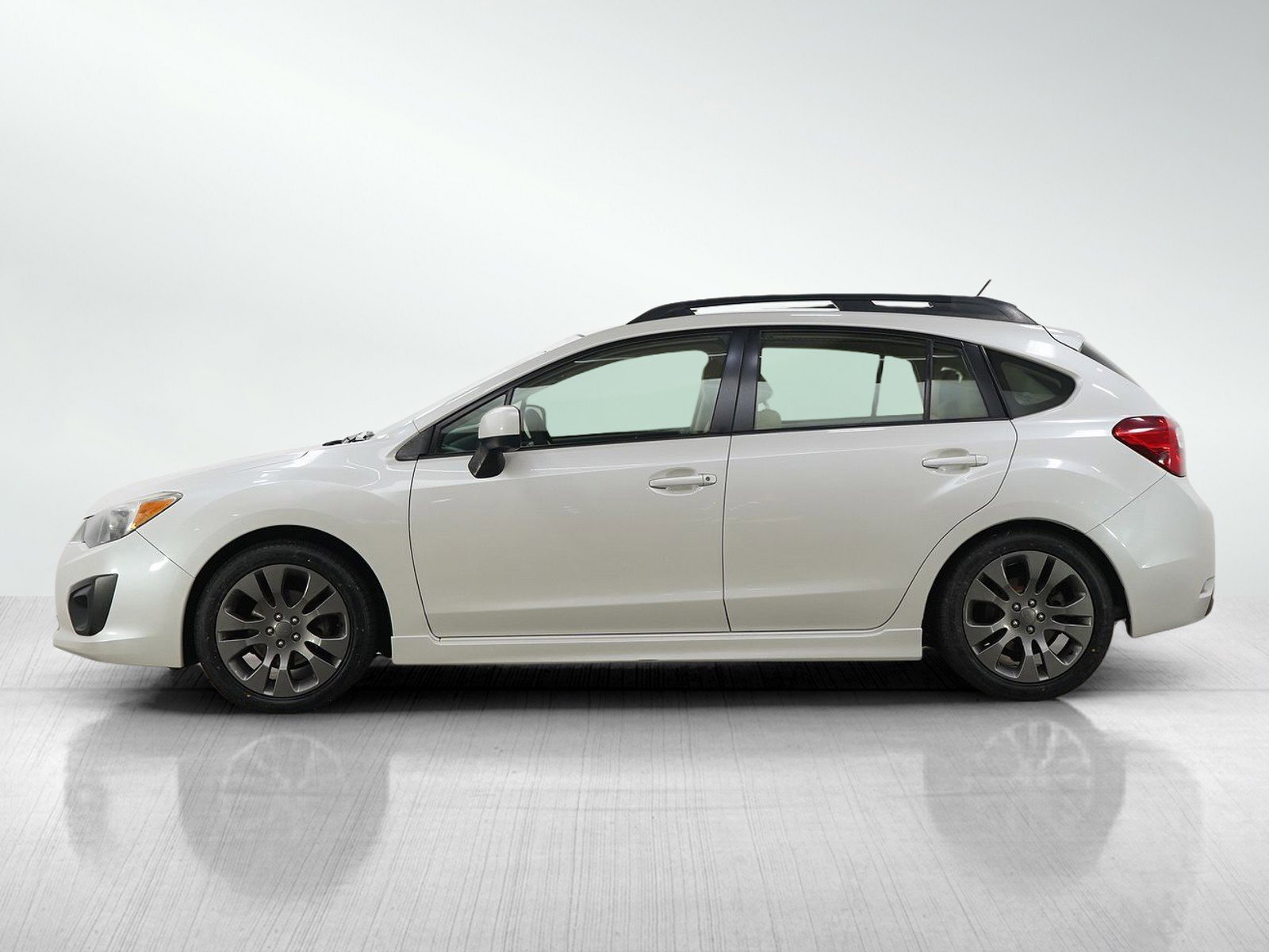 Used 2014 Subaru Impreza 2.0I Sport Premium with VIN JF1GPAL65E8256939 for sale in Burnsville, Minnesota