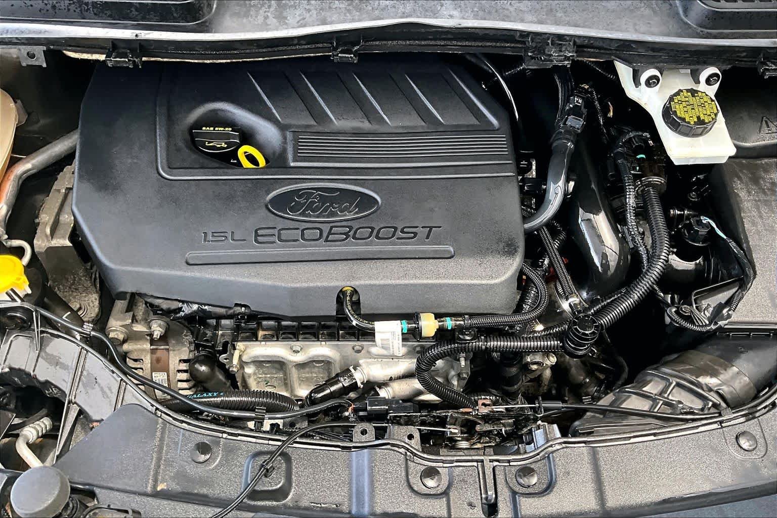 Used 2018 Magnetic Metallic Ford SE image 32