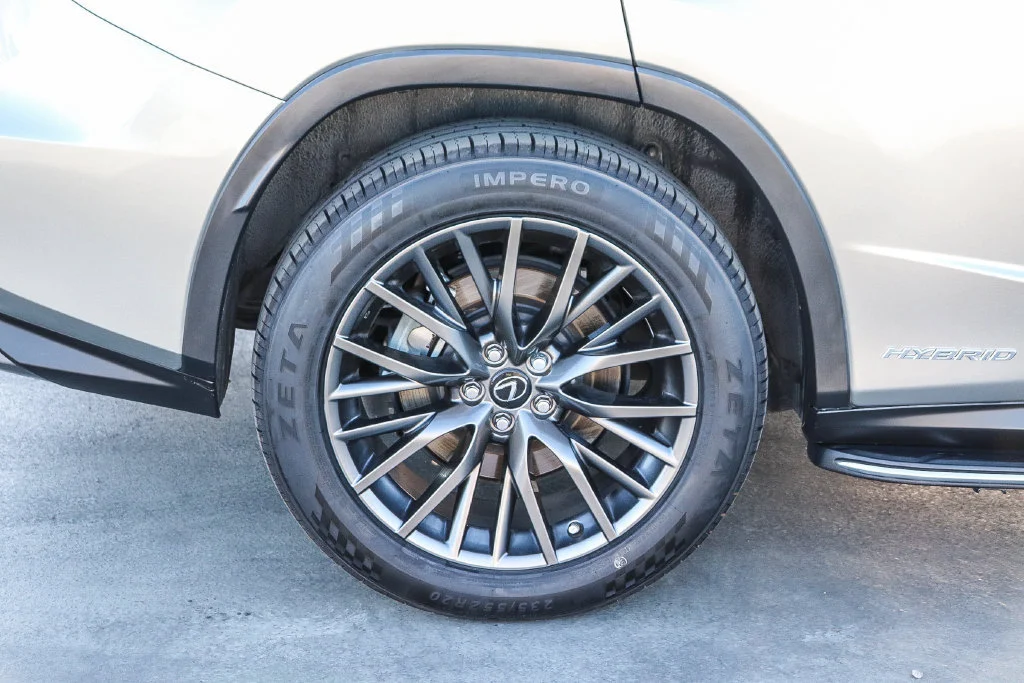 Used 2017 Silver Lexus 450h F Sport image 12