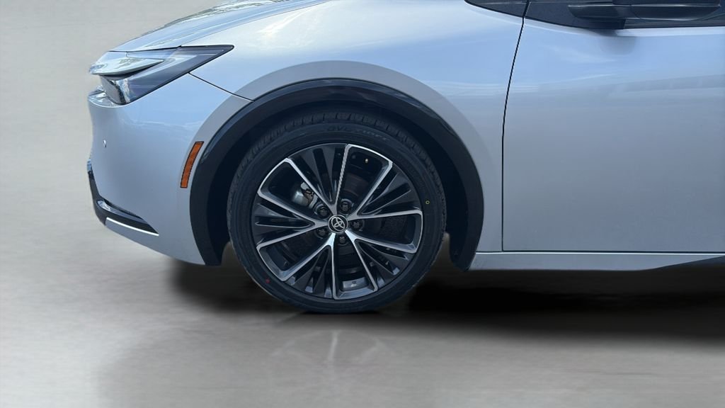 Used 2024  Toyota XLE image 27
