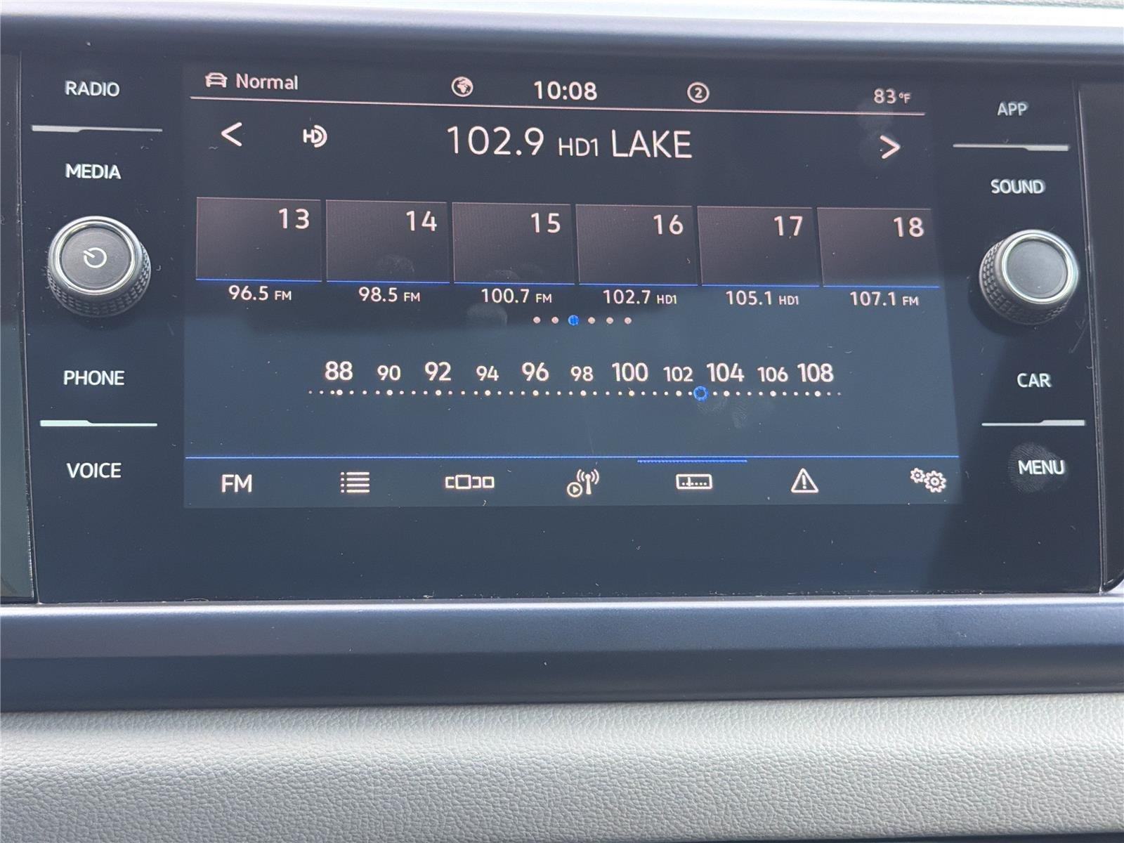 Used 2023 Pure Gray Volkswagen SE image 6
