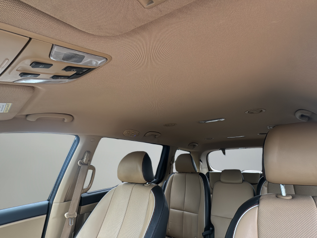 Used 2020 Black Kia EX image 19