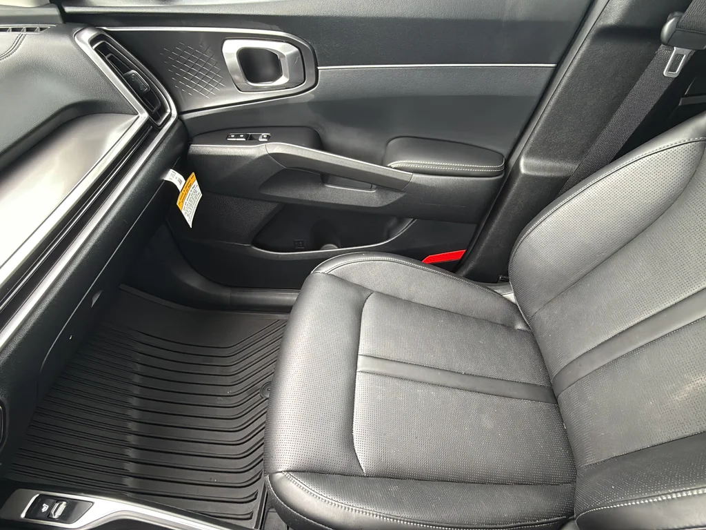 Used 2025 Black Kia EX image 27