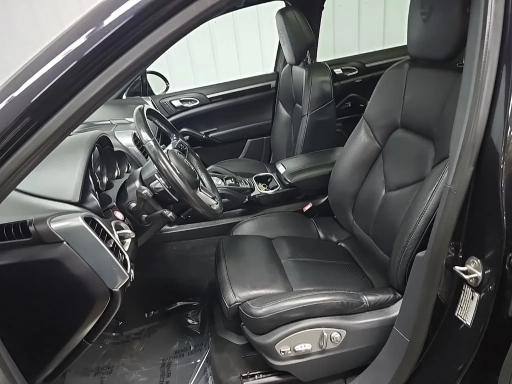 Used 2017 Bk Porsche NA image 32
