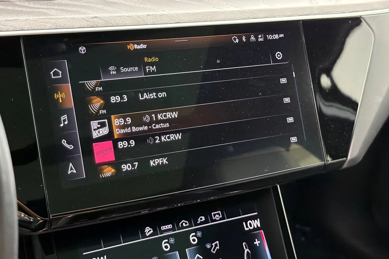 Used 2022 Brilliant Black Audi Premium quattro image 17