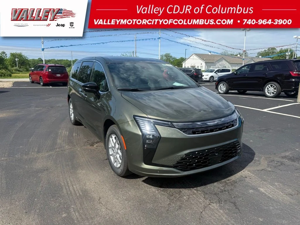 2027 Chrysler Pacifica Select's photo