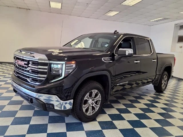 Used 2024 Onyx Black GMC SLT image 3
