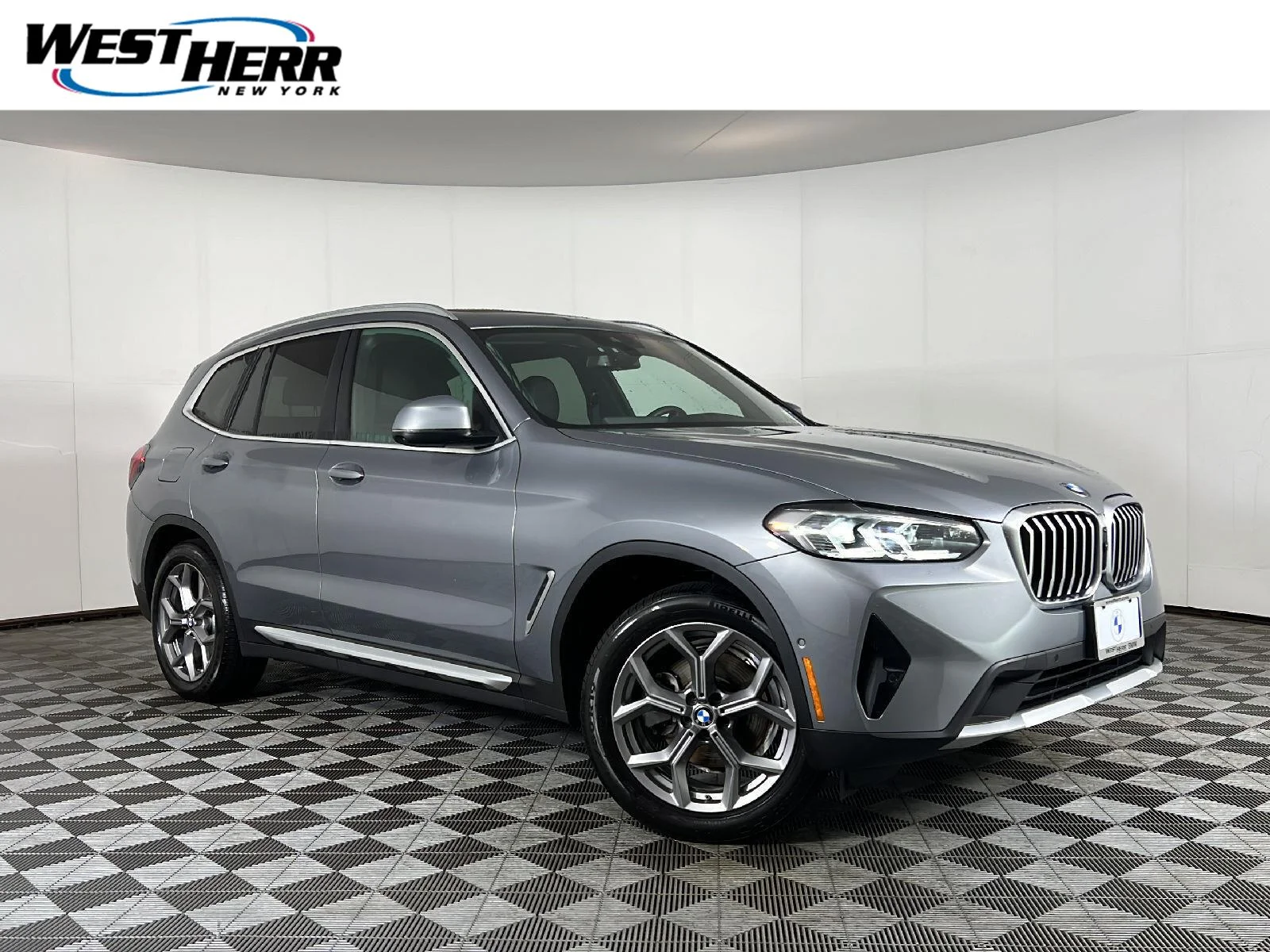 Used 2023 Skyscraper Gray Metallic BMW xDrive30i image 1