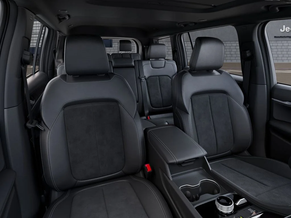 New 2026 Silver Zynith Exterior Paint Jeep Laredo image 17