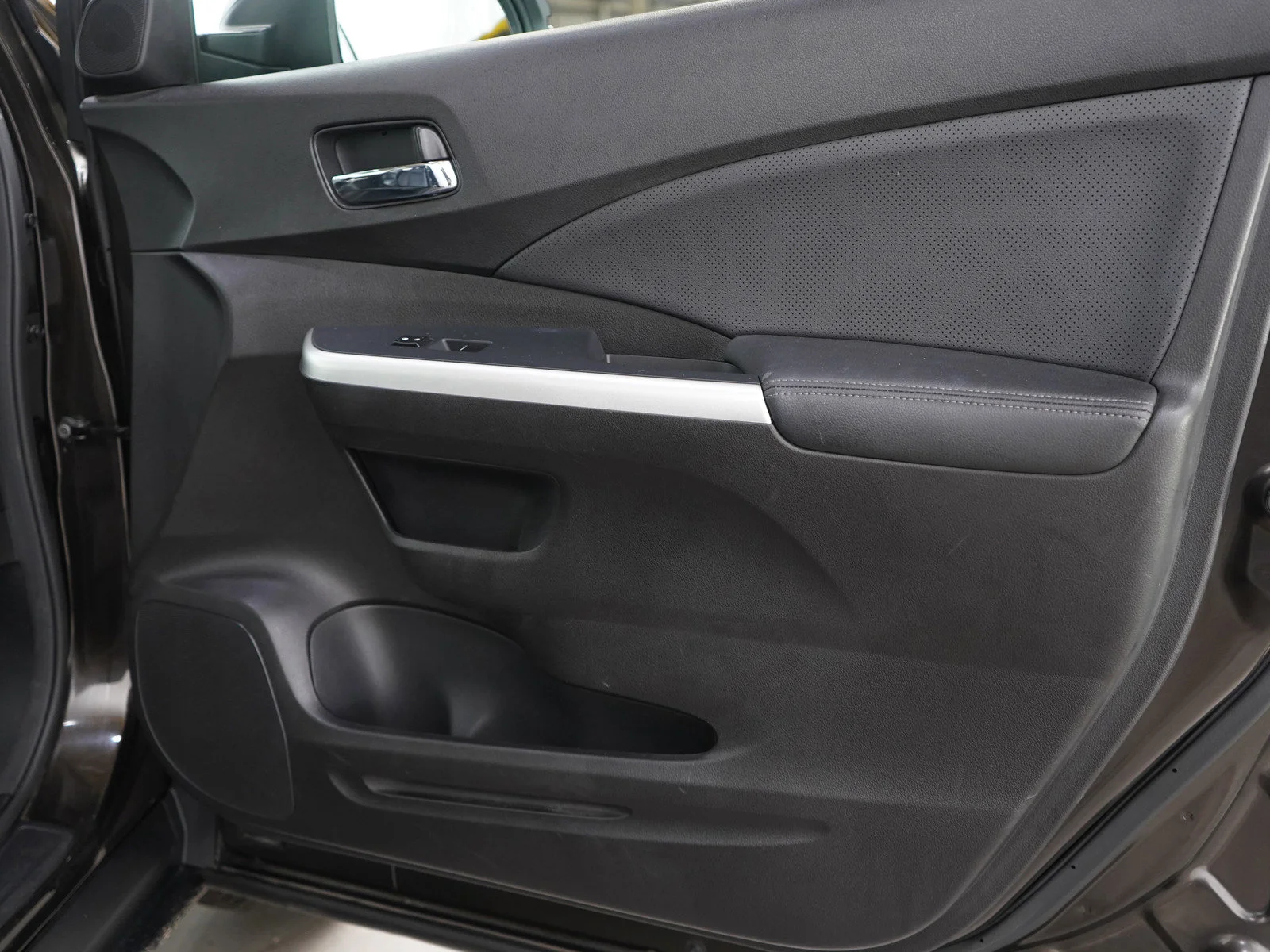 Used 2015 Black Honda 4D WAGON TOURING 4WD image 9