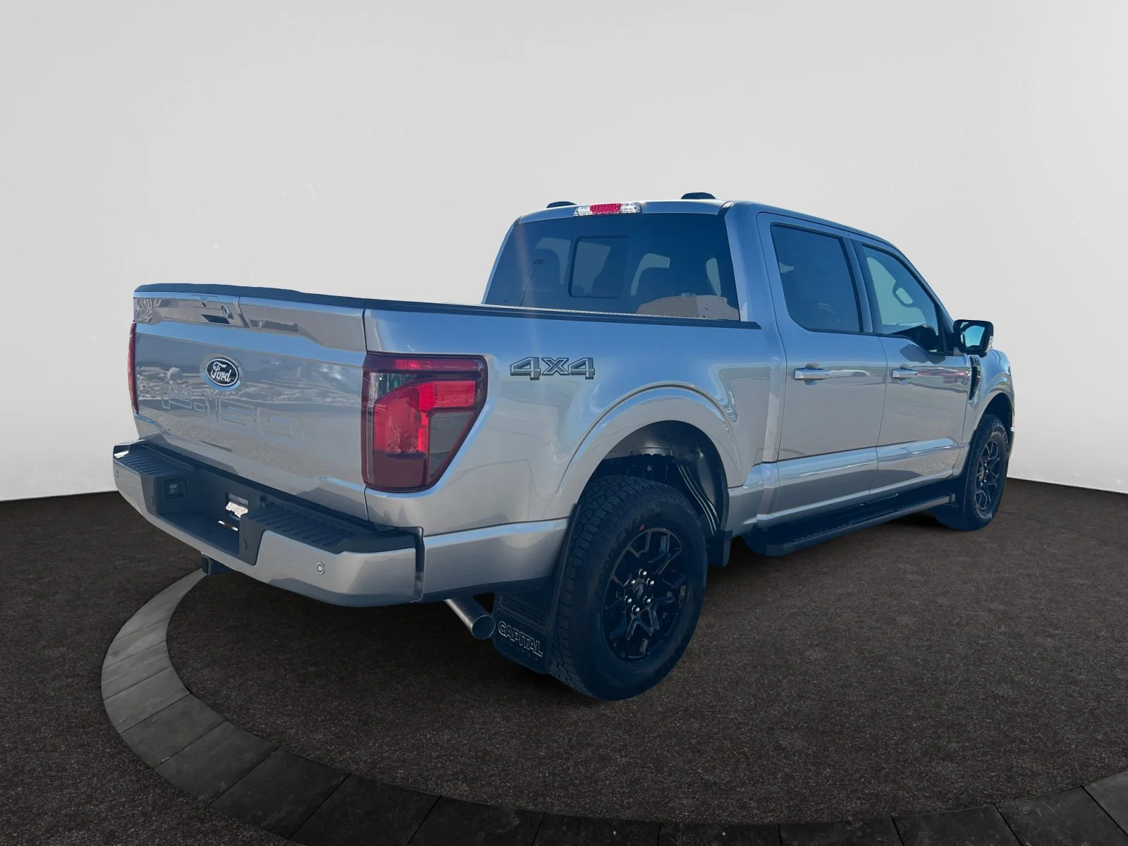 New 2026 Iconic Silver Metallic Ford XLT image 5